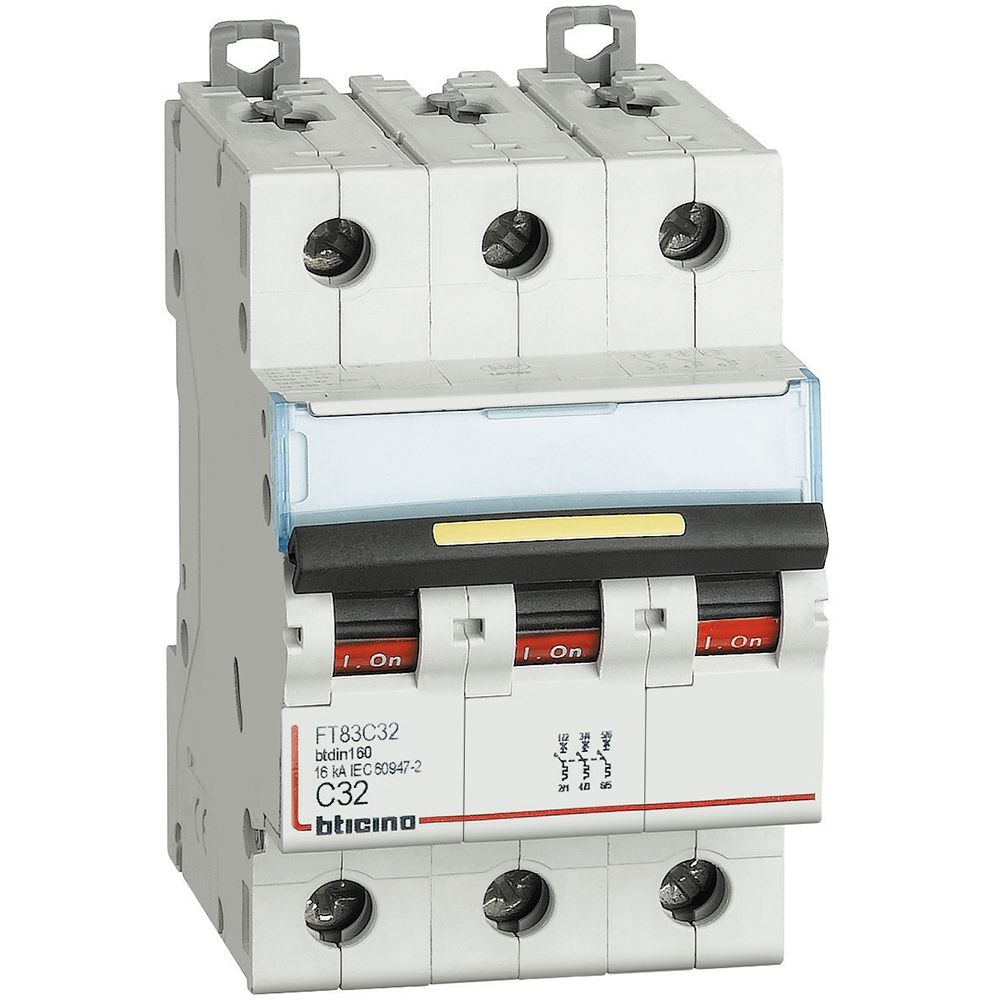 Interruttore Magnetotermico Modulare Btdin160 3P Curva C - In= 32A BTICINO FT83C32