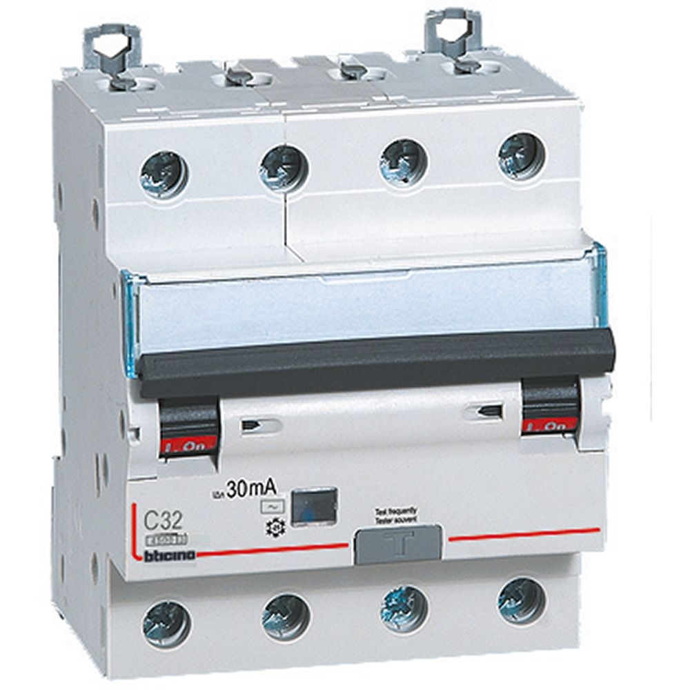 Interruttore Magnetotermico Differenziale Btdin45 4P Tipo Ac - In= 32A - Idn= 0.03A BTICINO GA8843AC32