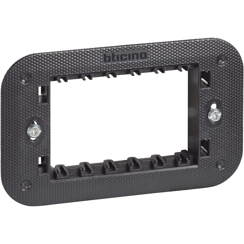 Supporto 3 Moduli Fornito Con Valva Di Protezione BTICINO K4703