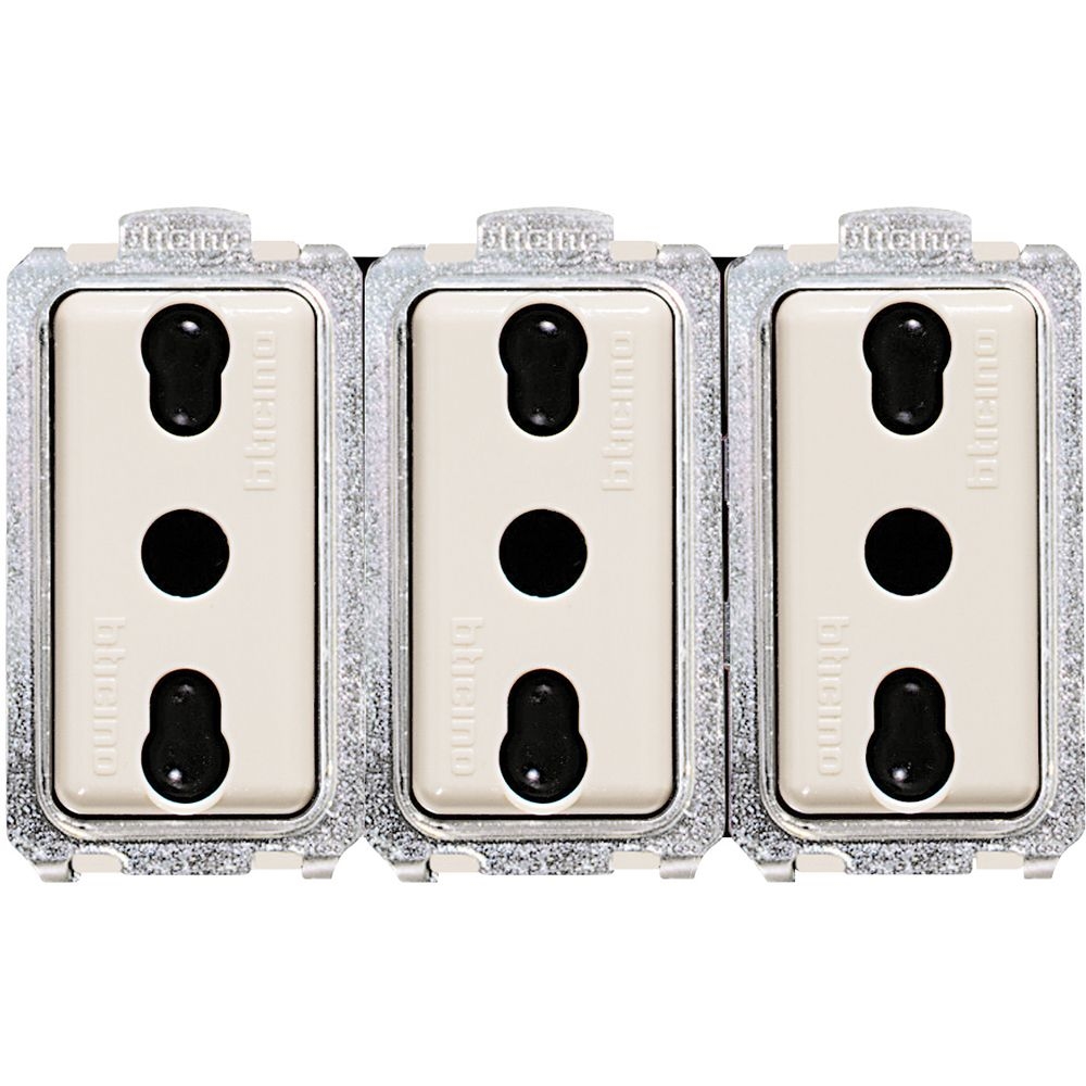 Tripla Presa Bipasso Standard Italia 2P+T 10/16A BTICINO 5180/3